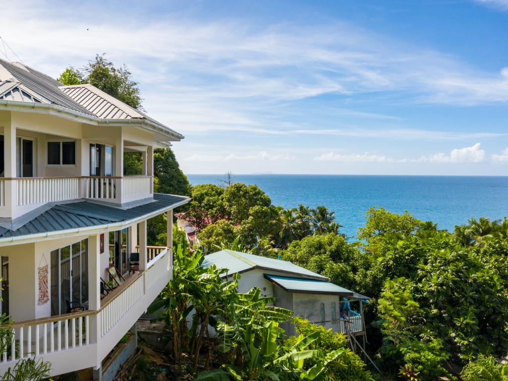 Dusk to Dawn - Photo 2