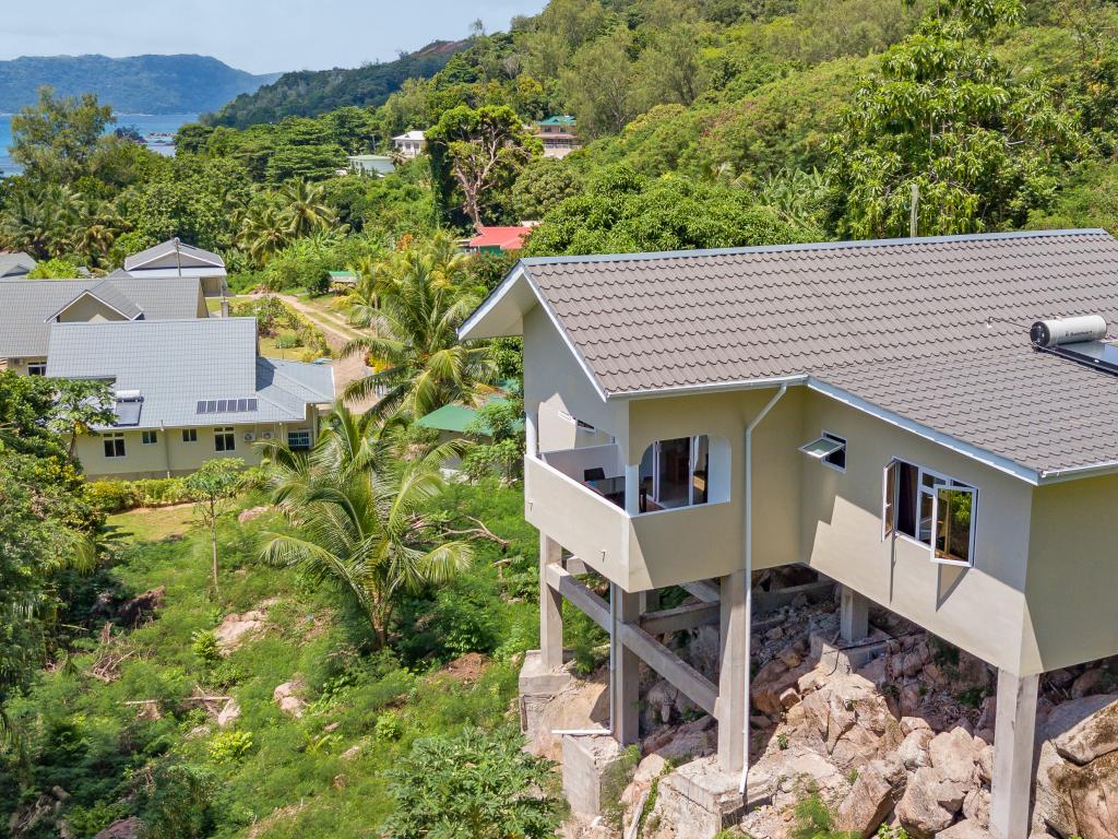 CAM Getaway Villa - Photo 2
