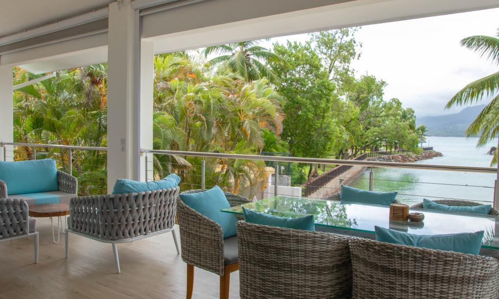 Pineapple Beach Villas - 2-Bedroom Apartment Upper Floor