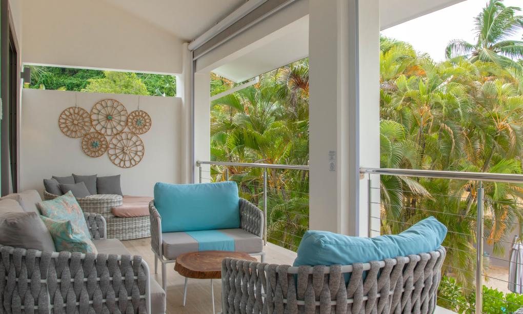 Pineapple Beach Villas - 2-Bedroom Apartment Upper Floor