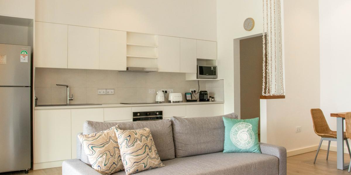 Pineapple Beach Villas - 2-Bedroom Apartment Upper Floor