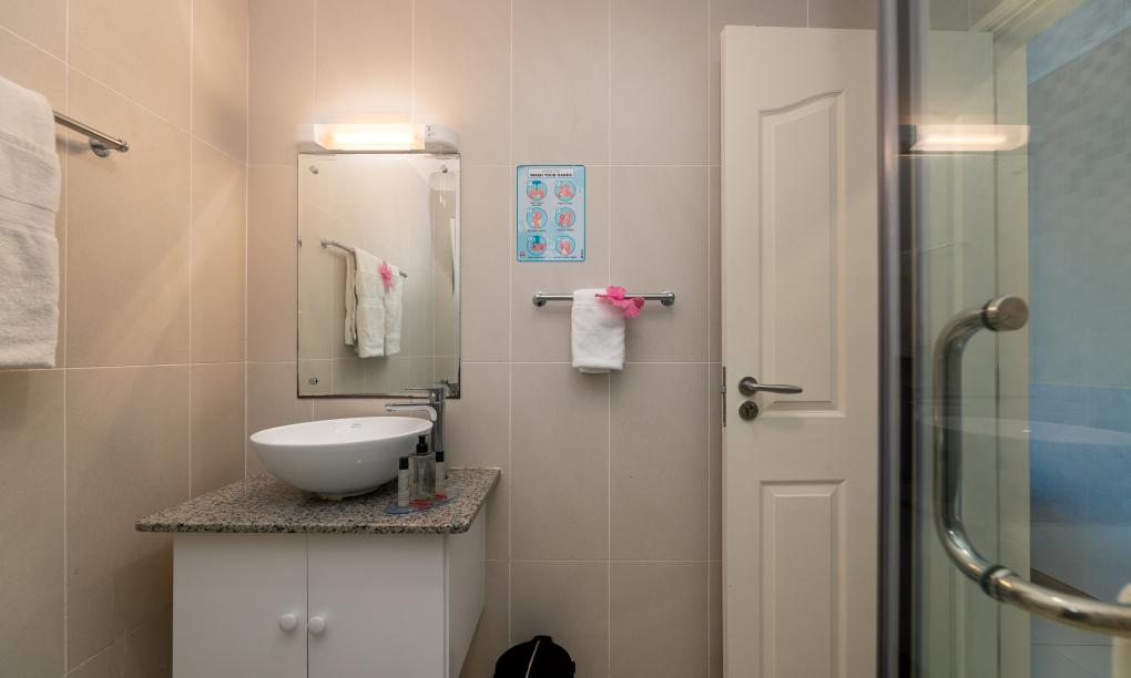 The Ridge Residence - Standard Twin Room