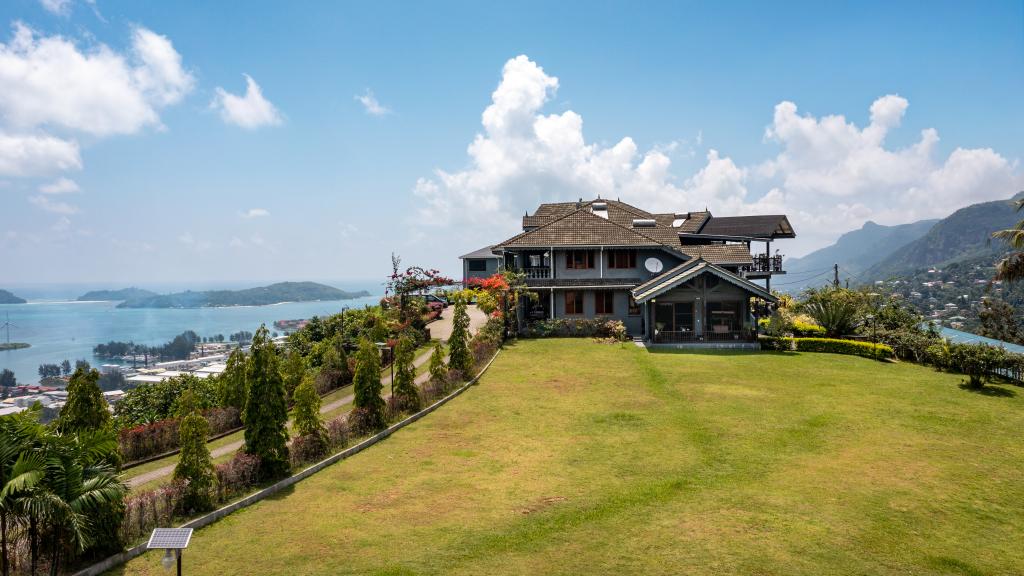 Photo 2: Blue Hill - Mahé (Seychelles)