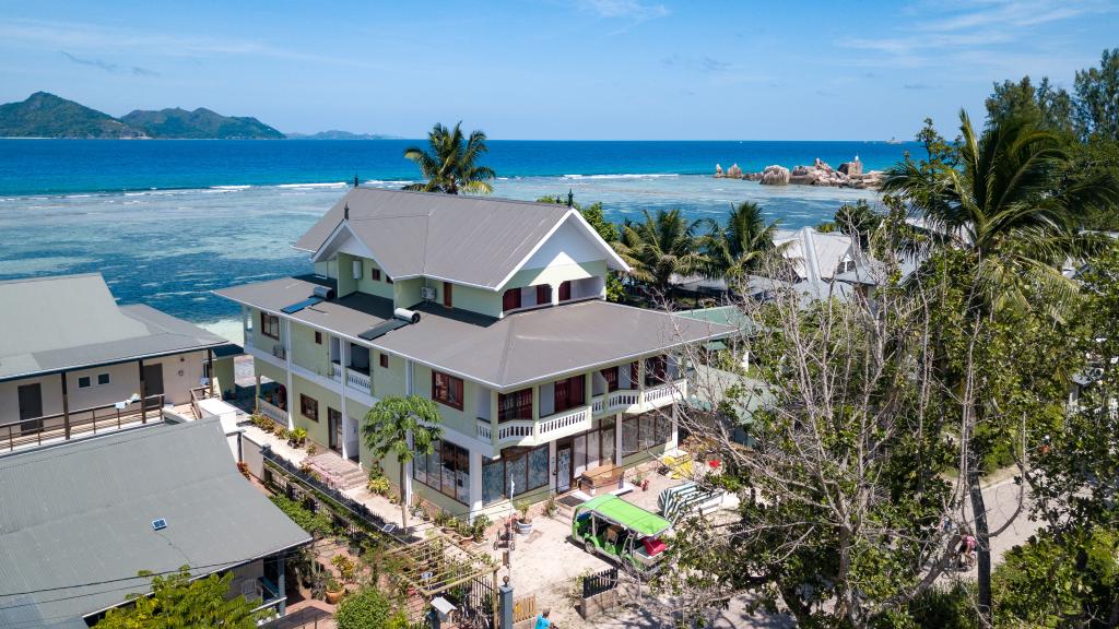 Photo 5: MT Seaside Apartments - La Digue (Seychelles)