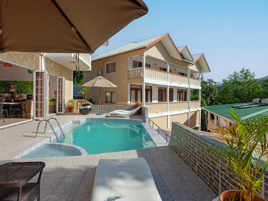 Mountain View Hotel - Photo 2