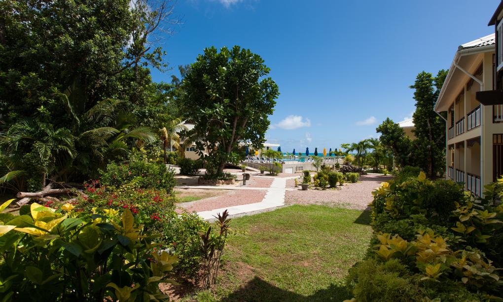Acajou Beach Resort