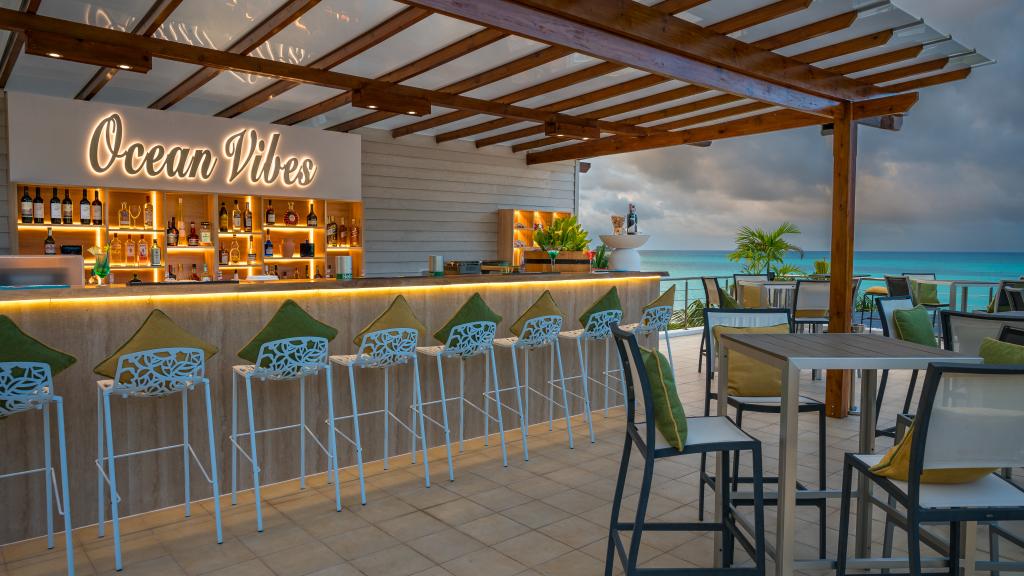 Foto 3: Acajou Beach Resort - Praslin (Seychelles)