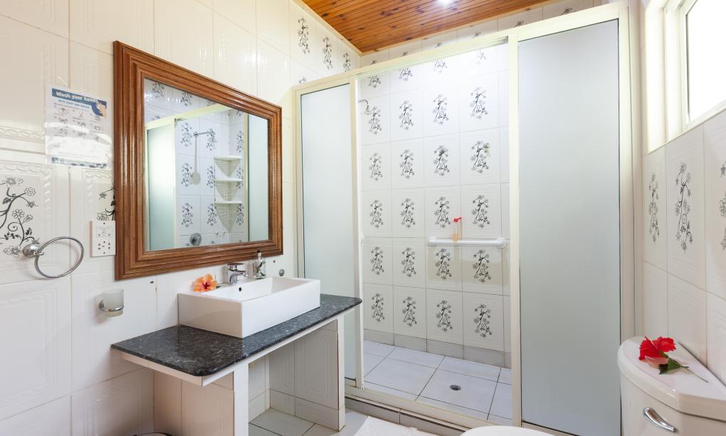 Zanboza Guesthouse - Double Room Aquarium