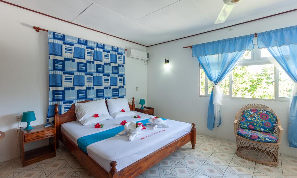 Zanboza Guesthouse - Family Room Blue