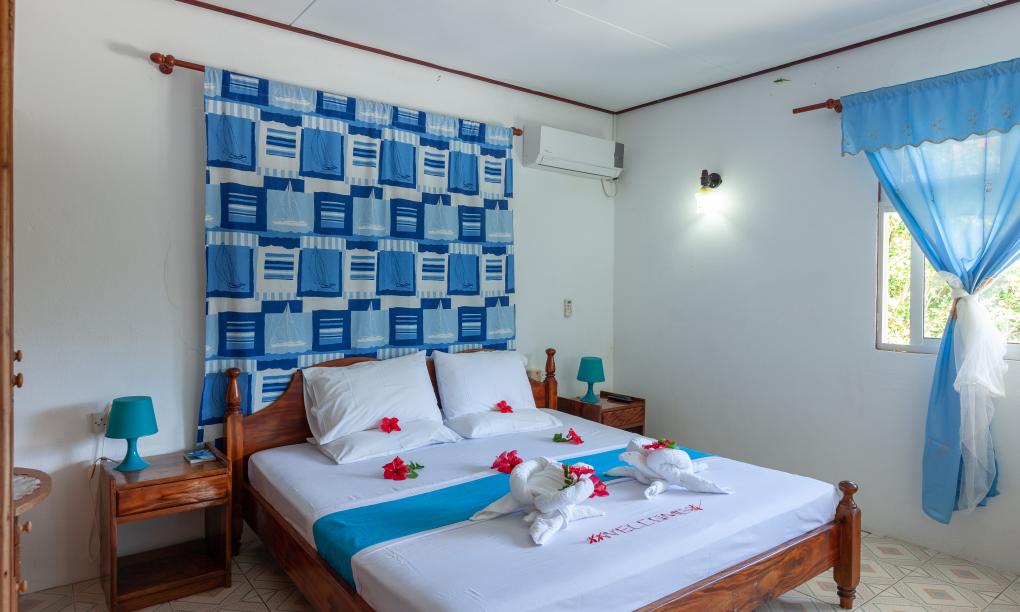 Zanboza Guesthouse - Family Room Blue