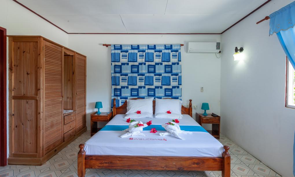 Zanboza Guesthouse - Family Room Blue