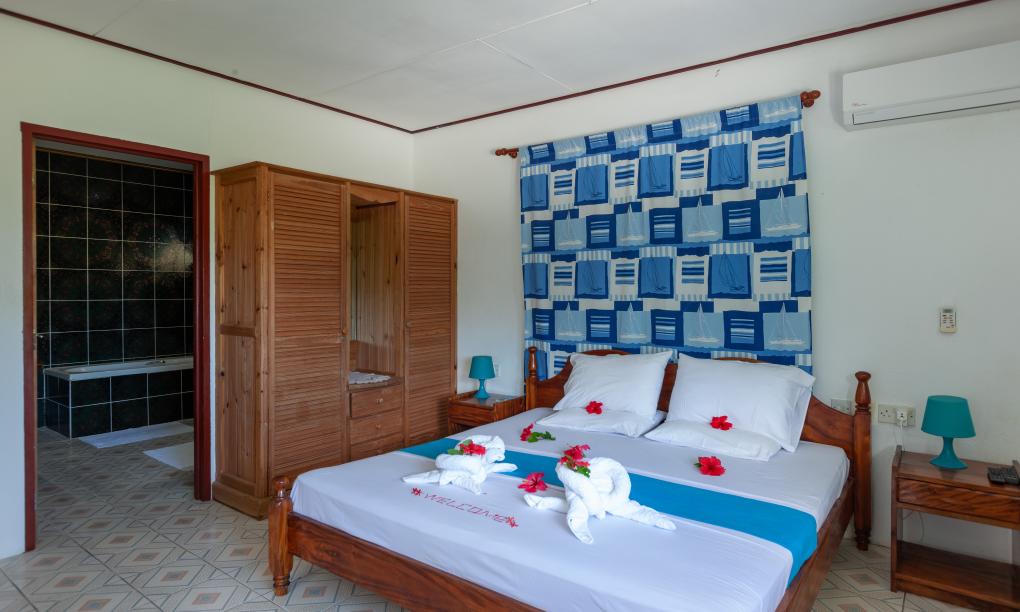 Zanboza Guesthouse - Family Room Blue