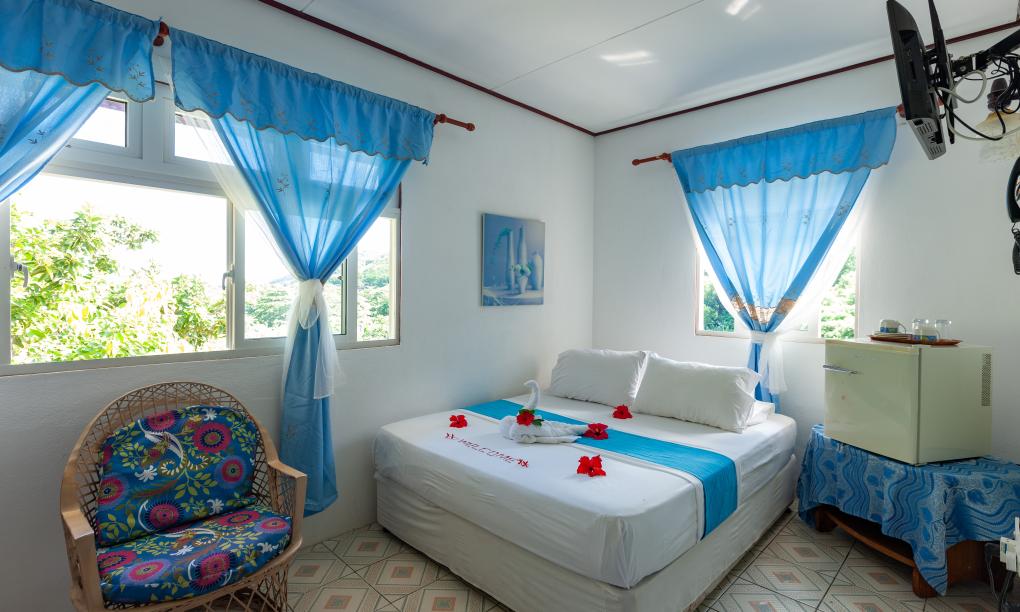 Zanboza Guesthouse - Family Room Blue