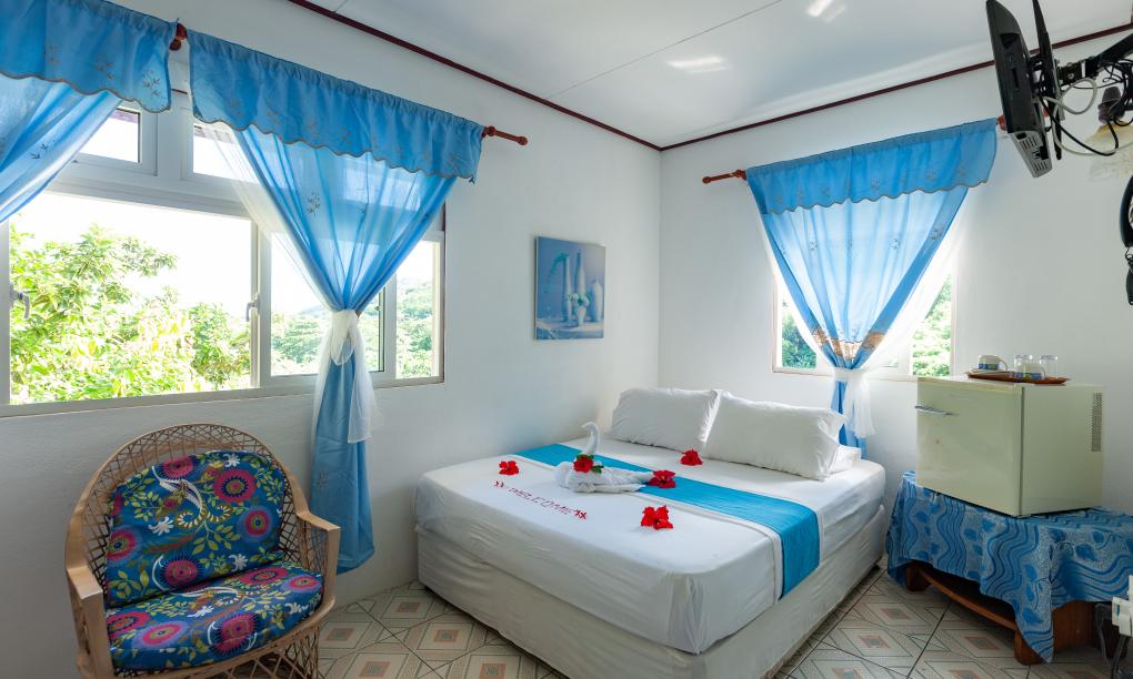 Zanboza Guesthouse - Family Room Blue