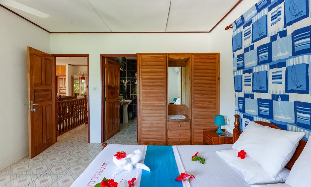 Zanboza Guesthouse - Family Room Blue