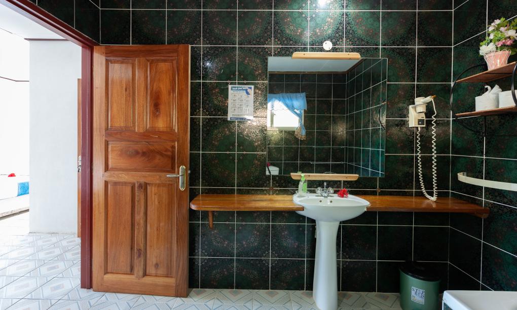 Zanboza Guesthouse - Family Room Blue