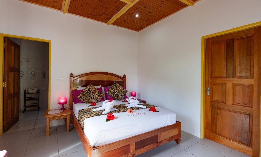 Zanboza Guesthouse - Double Room Hibiscus