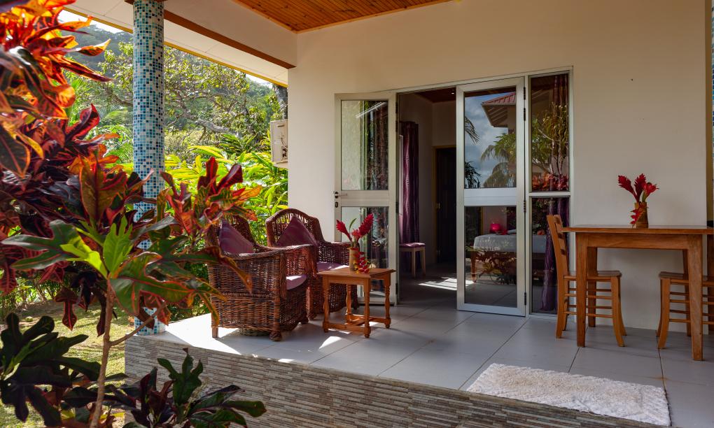 Zanboza Guesthouse - Double Room Hibiscus