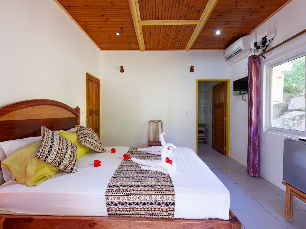 Zanboza Guesthouse - Photo 9