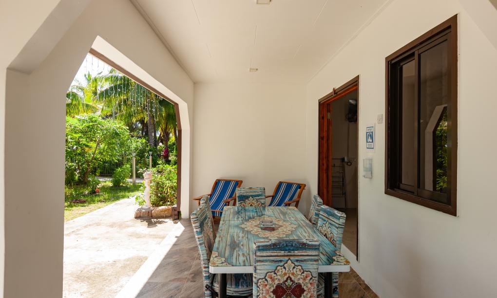 Anse Grosse Roche Beach Villa - 2-Bedroom Family Apartment