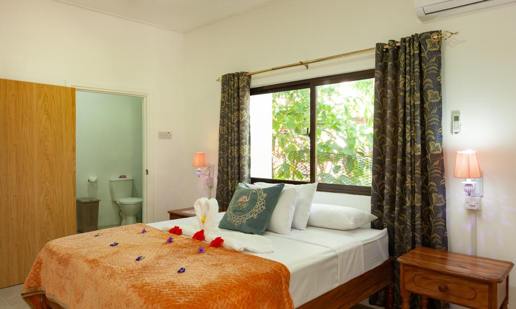 Anse Grosse Roche Beach Villa - 2-Bedroom Family Apartment