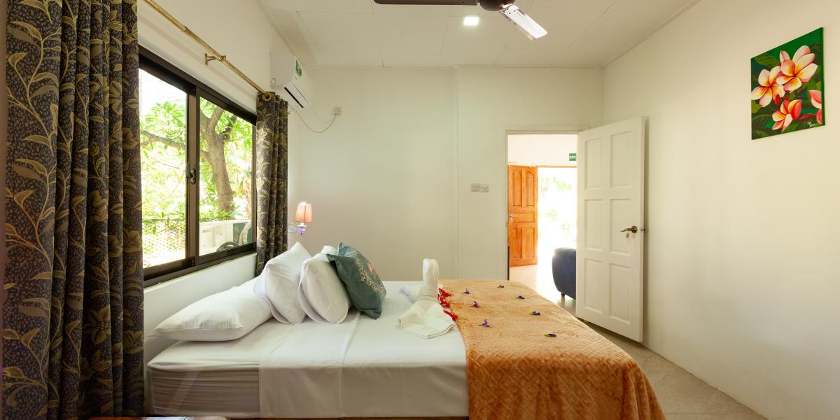 Anse Grosse Roche Beach Villa - 2-Bedroom Family Apartment