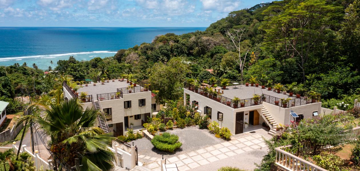 Bougainvillas Seychelles - Photo 1