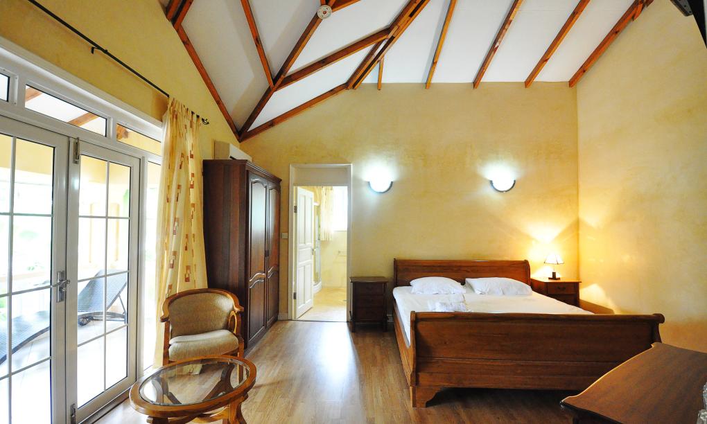 Villa Dorado - Beach Front Room