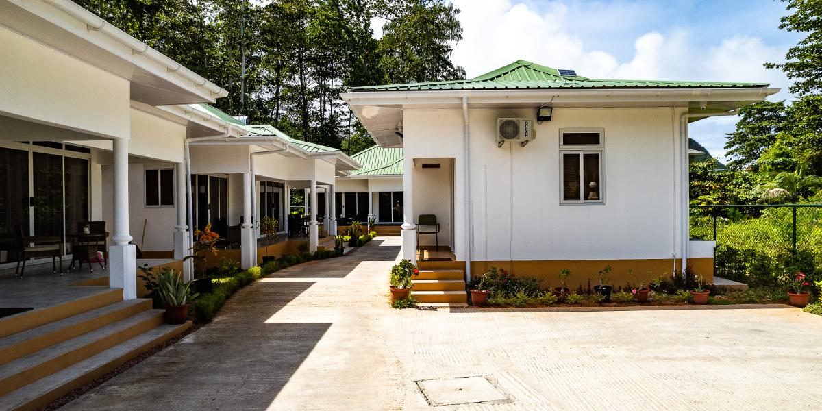 MacMillan's Holiday Villas