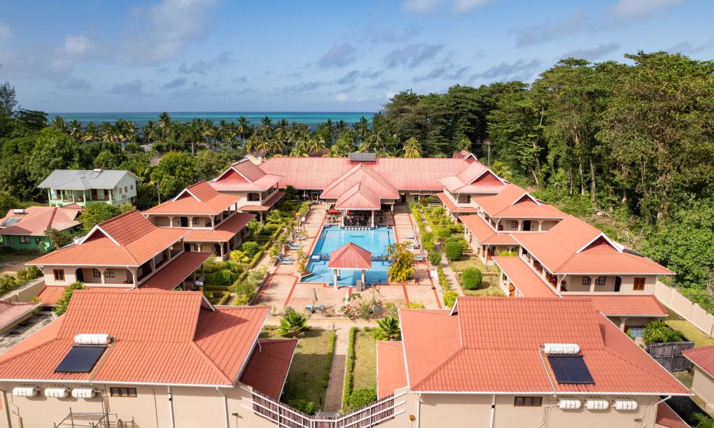 Oasis Hotel, Restaurant & Spa