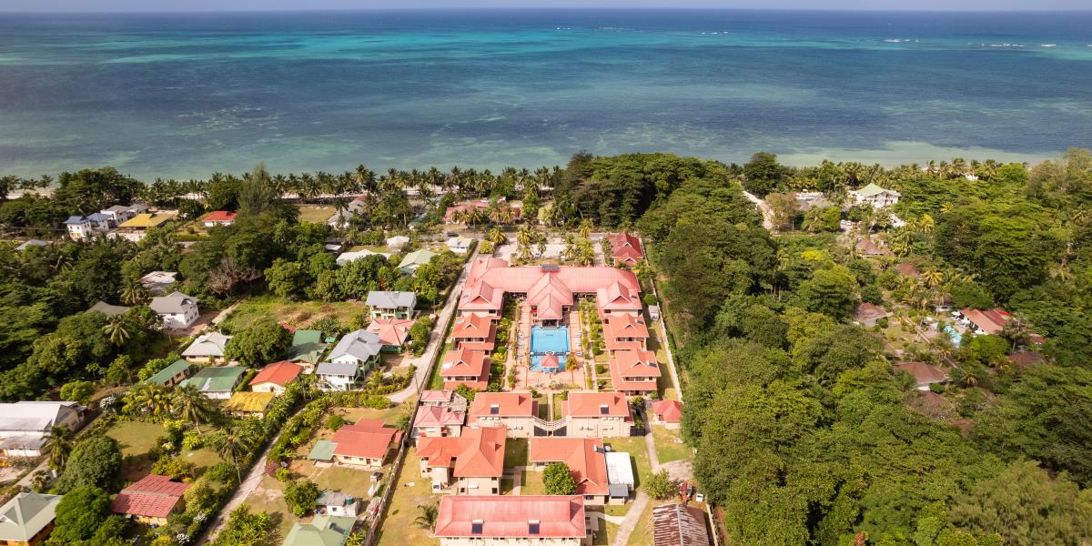 Oasis Hotel, Restaurant & Spa