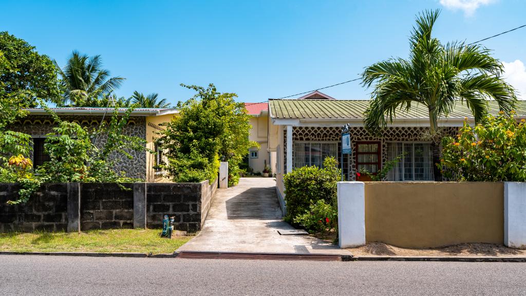 Photo 27: Mae Waterfront Apartments - Mahé (Seychelles)