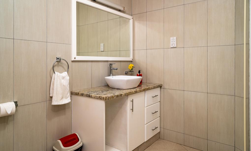 Riverside Residence - 2-Schlafzimmer-Appartement (Obergeschoss)