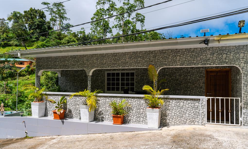 Paradise Breeze Apartments