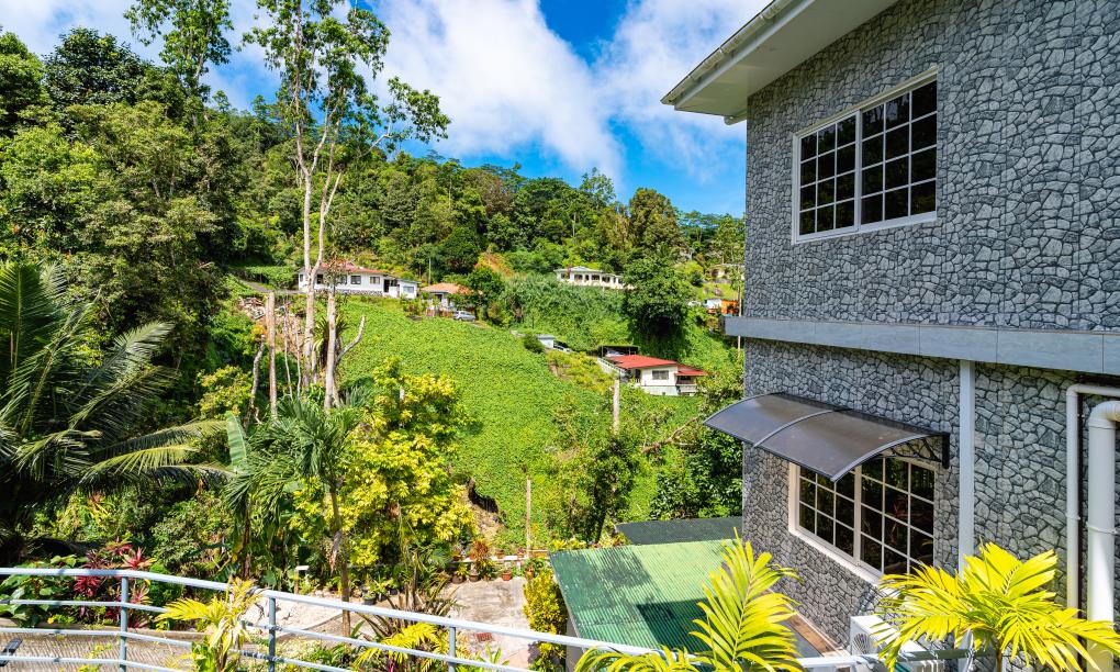 Paradise Breeze Apartments