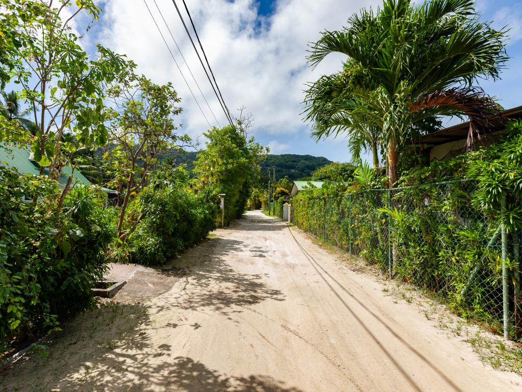 Lucy's Guesthouse - Photo 8