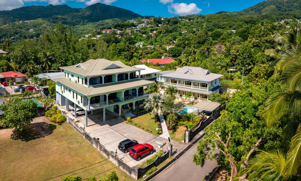 Green Palm Self Catering Apartments & Chalets