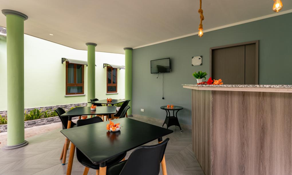 Green Palm Self Catering Apartments & Chalets