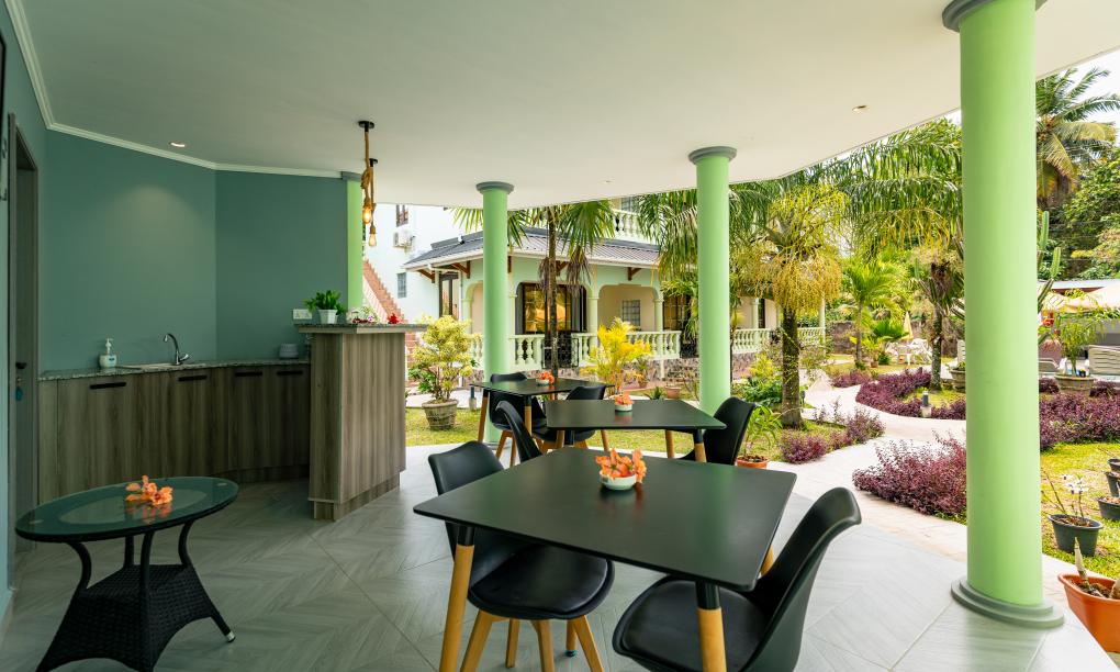 Green Palm Self Catering Apartments & Chalets