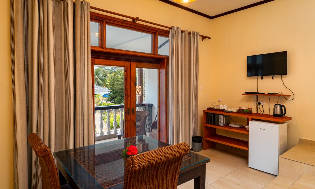 Sun Properties and Resort - Camera Superior