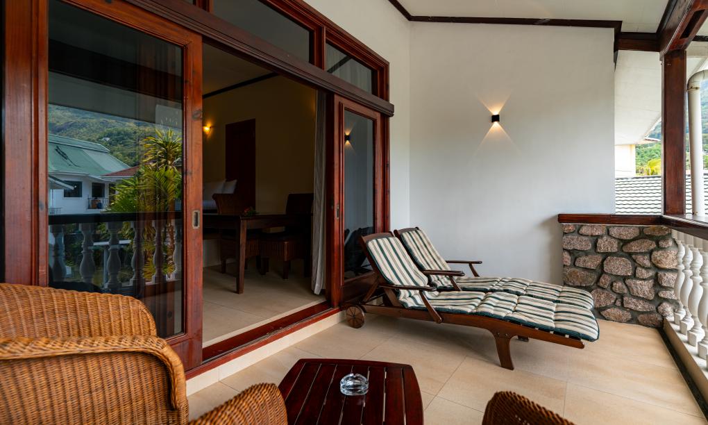 Sun Properties and Resort - Camera Superior