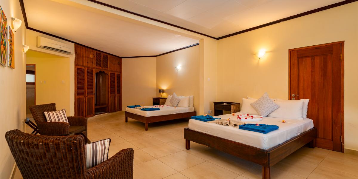 Sun Properties and Resort - Camera Superior