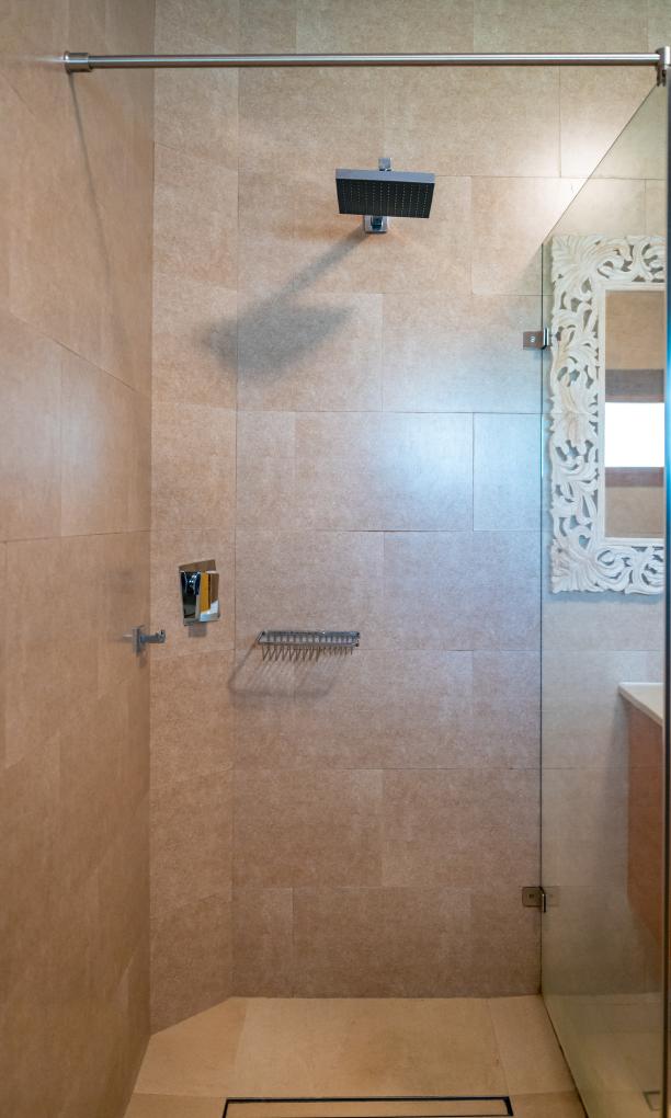 Sun Properties and Resort - Camera Superior