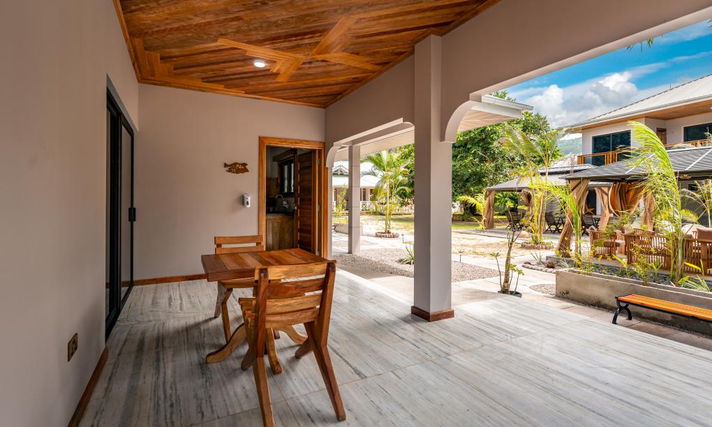 Alibel Beach Villa - Studio Palm Villa mit Massagebett