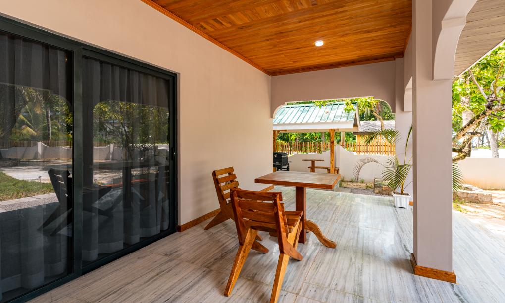 Alibel Beach Villa - Studio Avocado