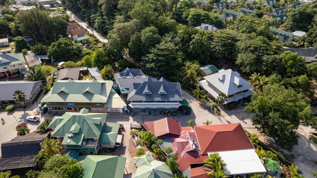 Photo 2: Bord Mer Luxury Apartments - La Digue (Seychelles)