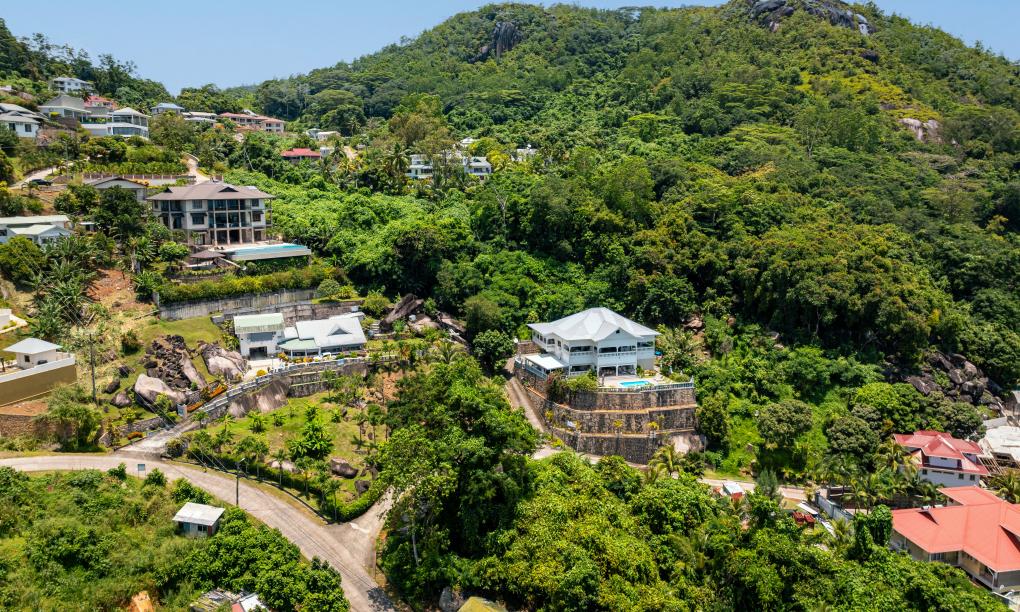 Tropical Secrets Holiday Apartments