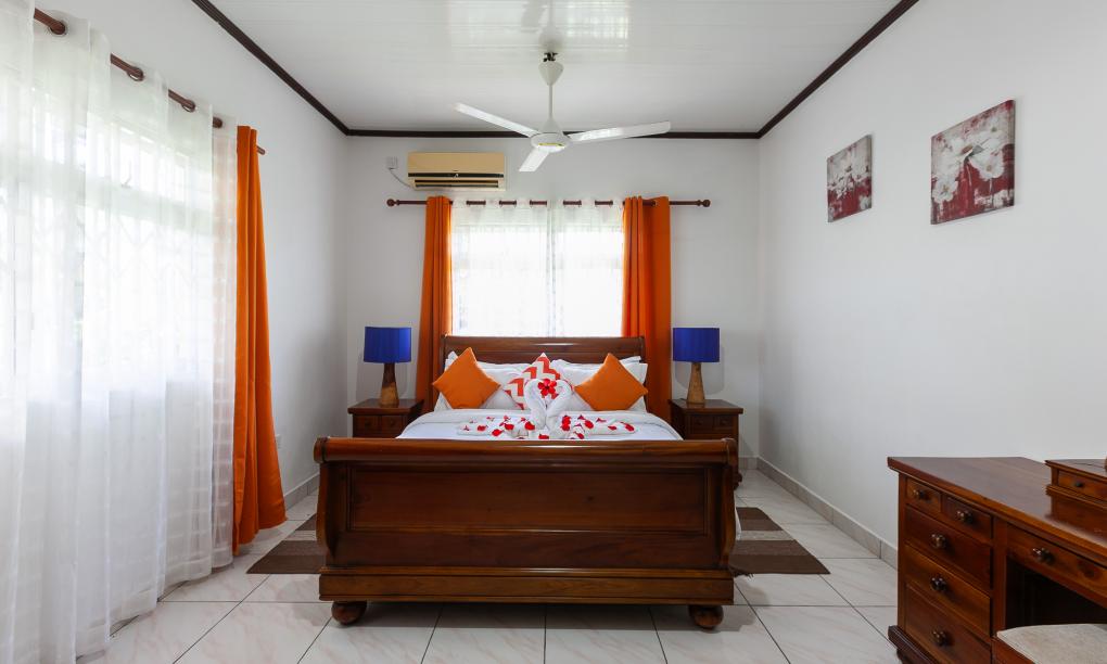 Leo Self Catering - 1-Bedroom Apartment