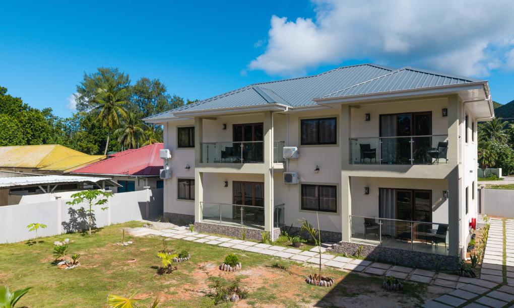 Yvon's Tropical Villa