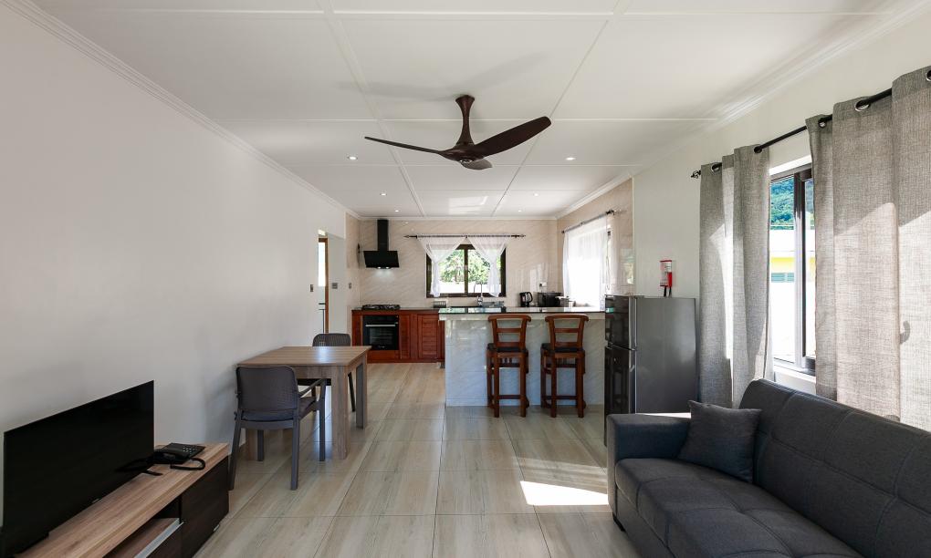 Yvon's Tropical Villa - 1-Schlafzimmer-Appartement mit Gartenblick